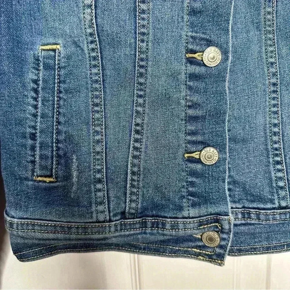 Old Navy Jean Jacket Distressed Size Small - Picture 4 of 16